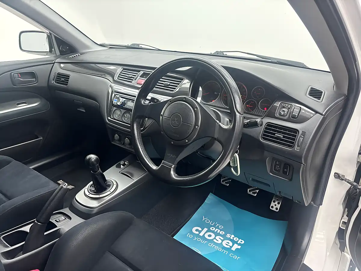 Used 2016 Mitsubishi Evolution White - Interior and Exterior details 11