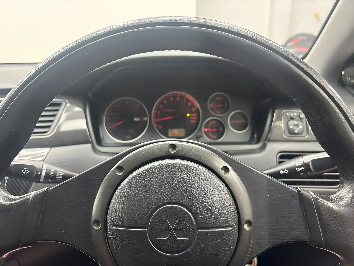 Used 2016 Mitsubishi Evolution White - Interior and Exterior details 14