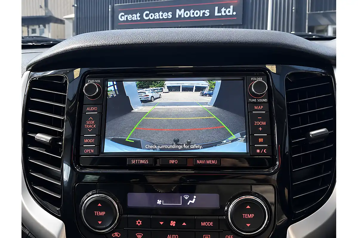 Used 2016 Mitsubishi L200 Barbarian Blue - Interior and Exterior details 10