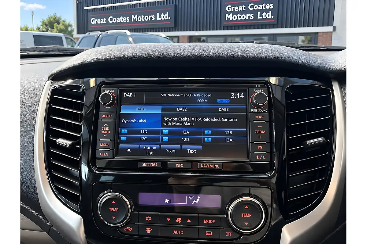 Used 2016 Mitsubishi L200 Barbarian Blue - Interior and Exterior details 11