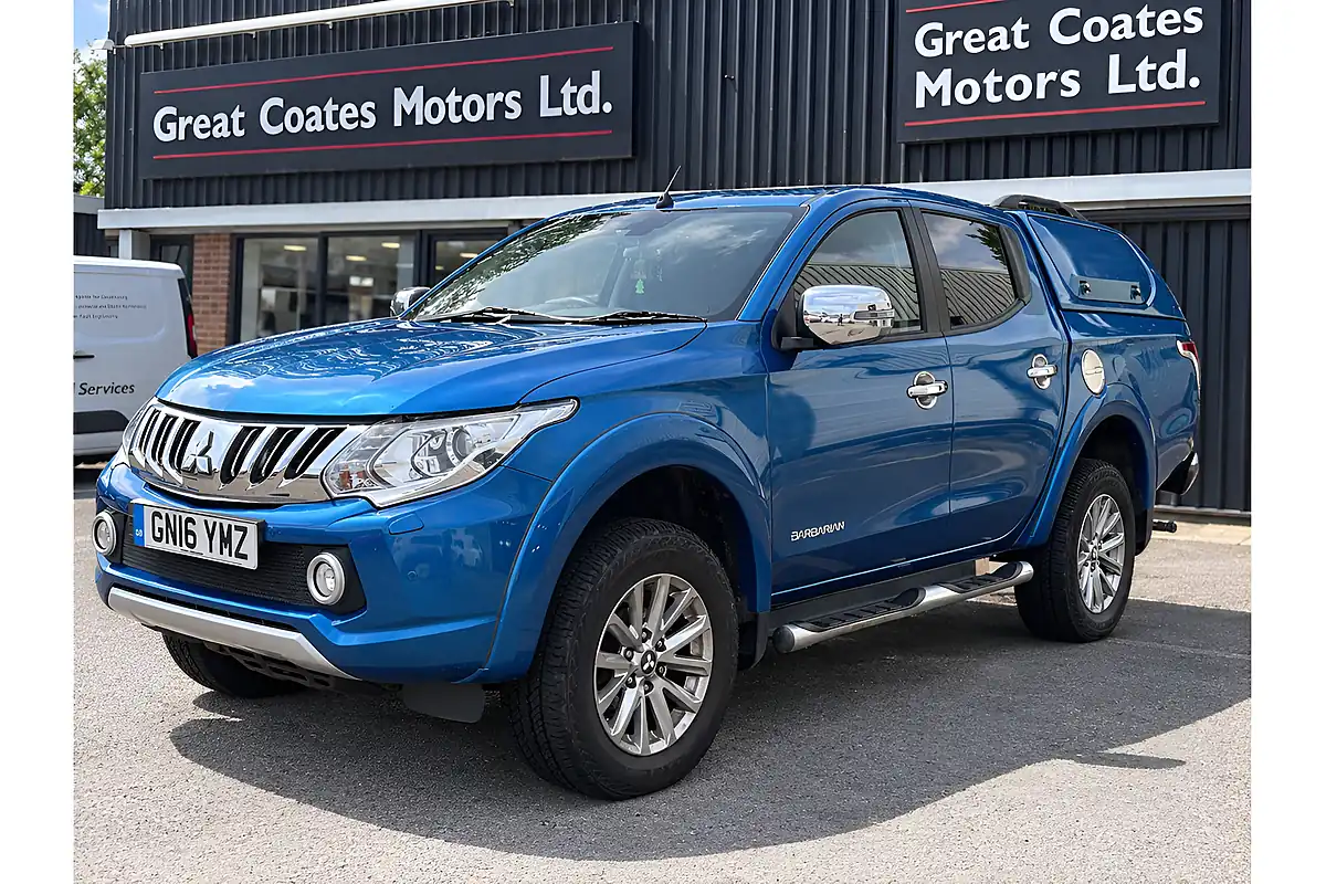 Used 2016 Mitsubishi L200 Barbarian Blue - Interior and Exterior details 3