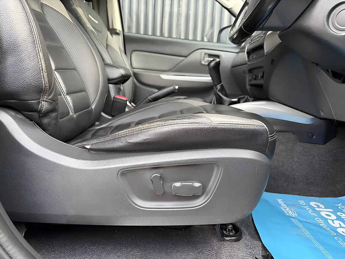 Used 2016 Mitsubishi L200 Barbarian Grey - Interior and Exterior details 11