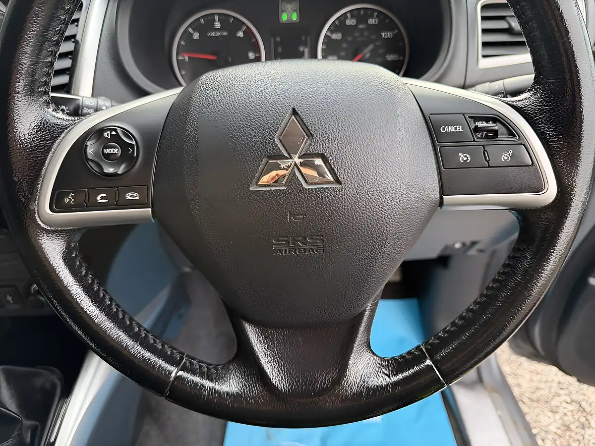 Used 2016 Mitsubishi L200 Barbarian Grey - Interior and Exterior details 14