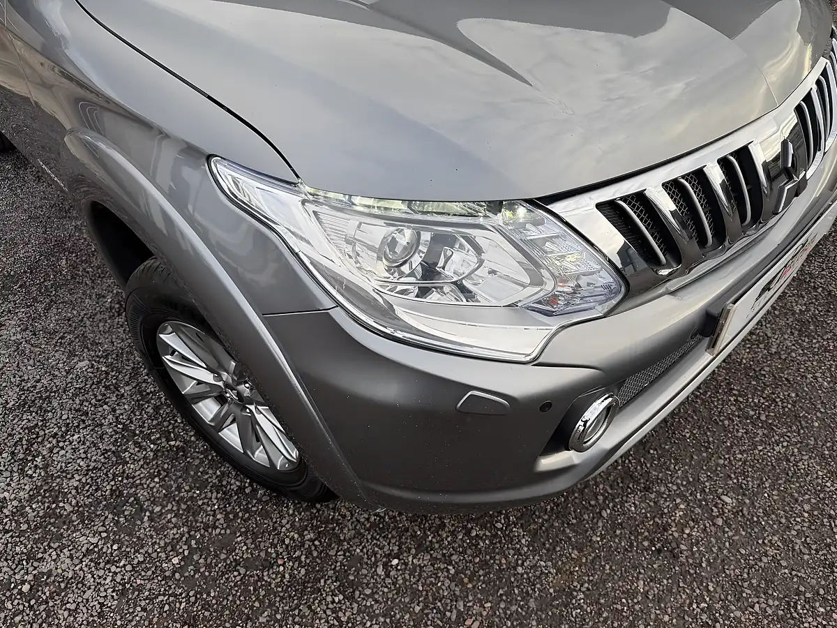 Used 2016 Mitsubishi L200 Barbarian Grey - Interior and Exterior details 2