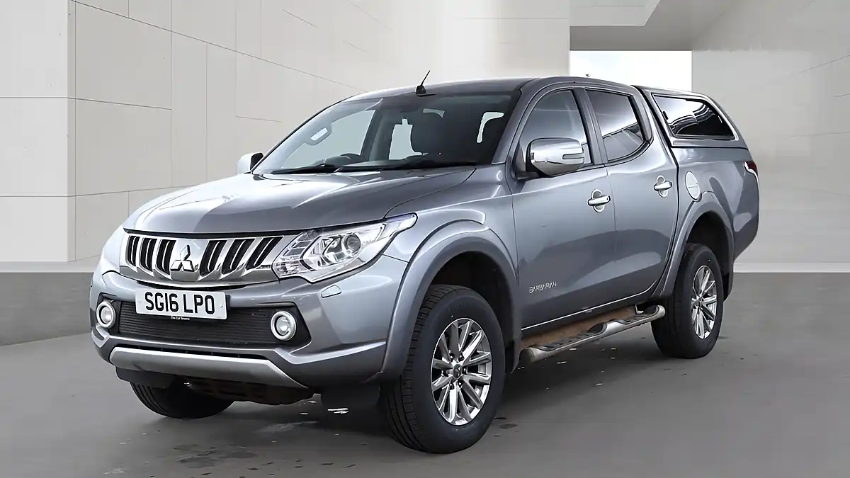 Used 2016 Mitsubishi L200 Barbarian Grey - Interior and Exterior details 2