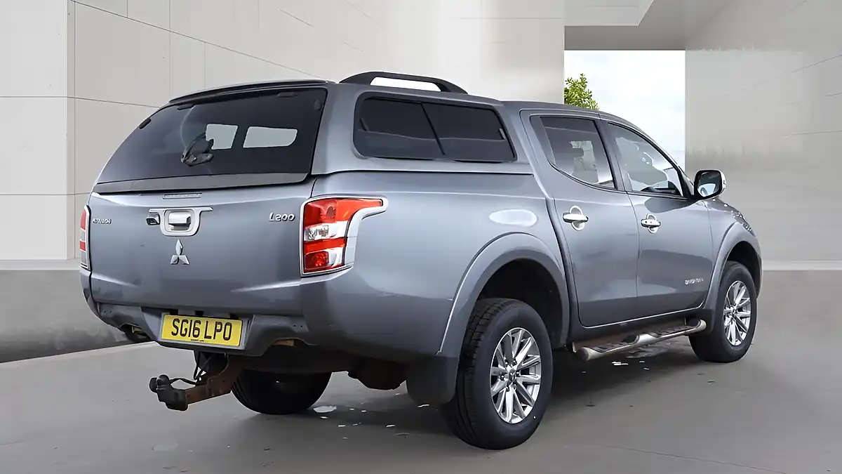 Used 2016 Mitsubishi L200 Barbarian Grey - Interior and Exterior details 5
