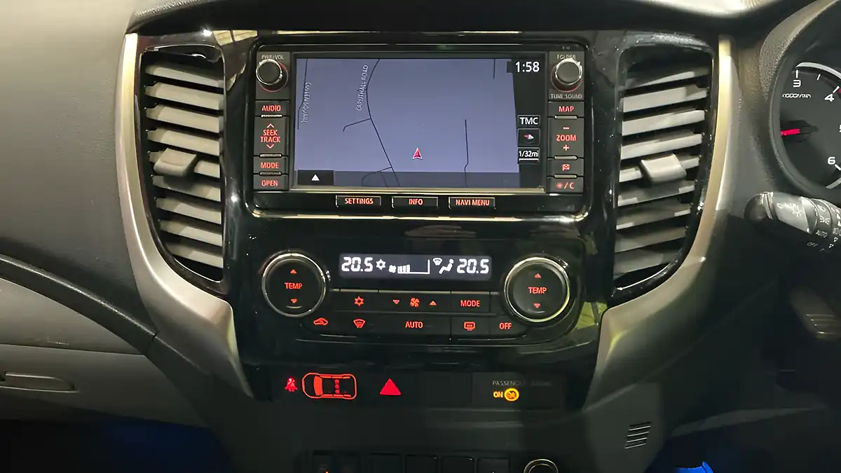 Used 2016 Mitsubishi L200 Barbarian Grey - Interior and Exterior details 8