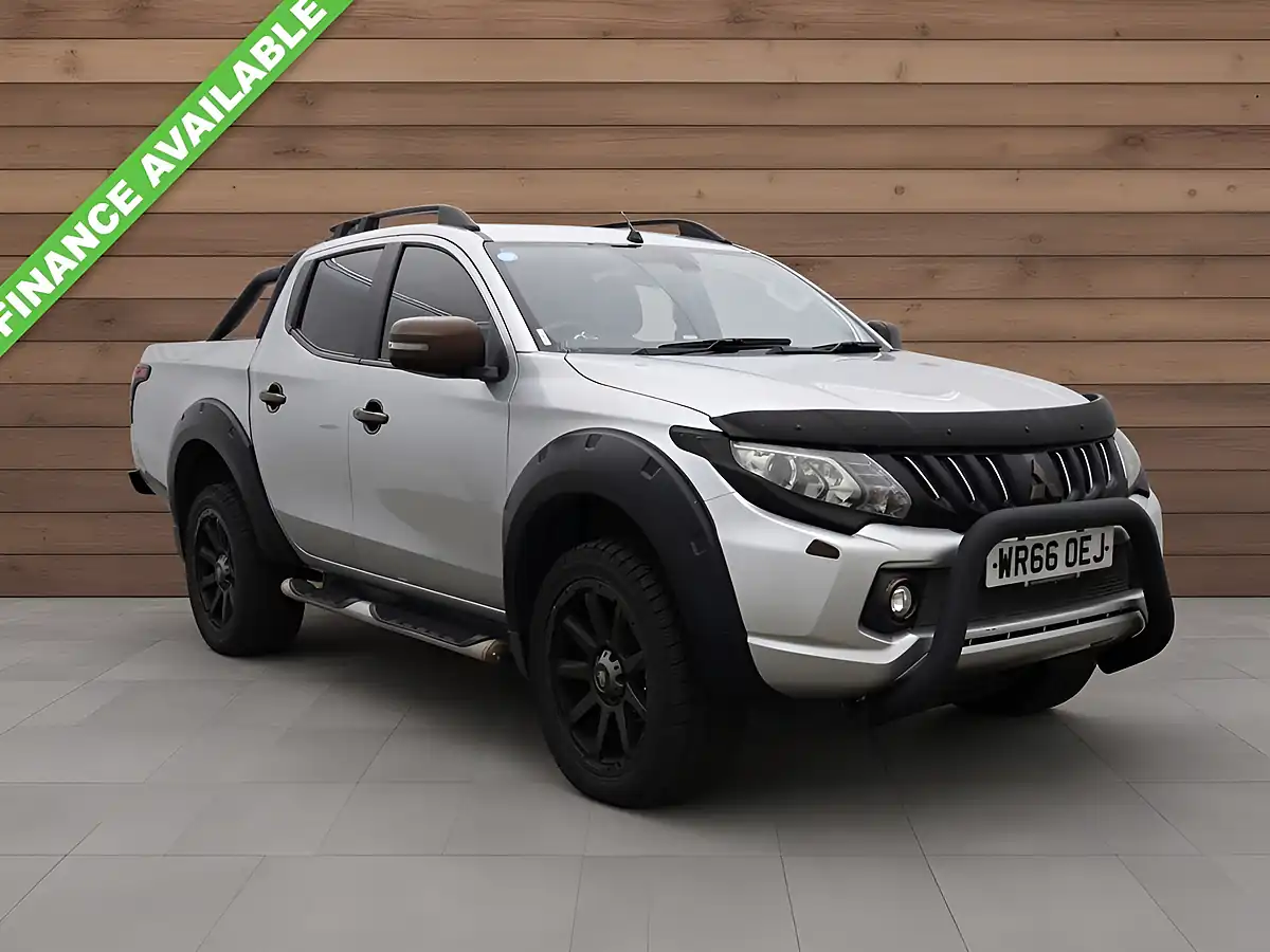 Used 2016 Mitsubishi L200 Barbarian Silver - Front View