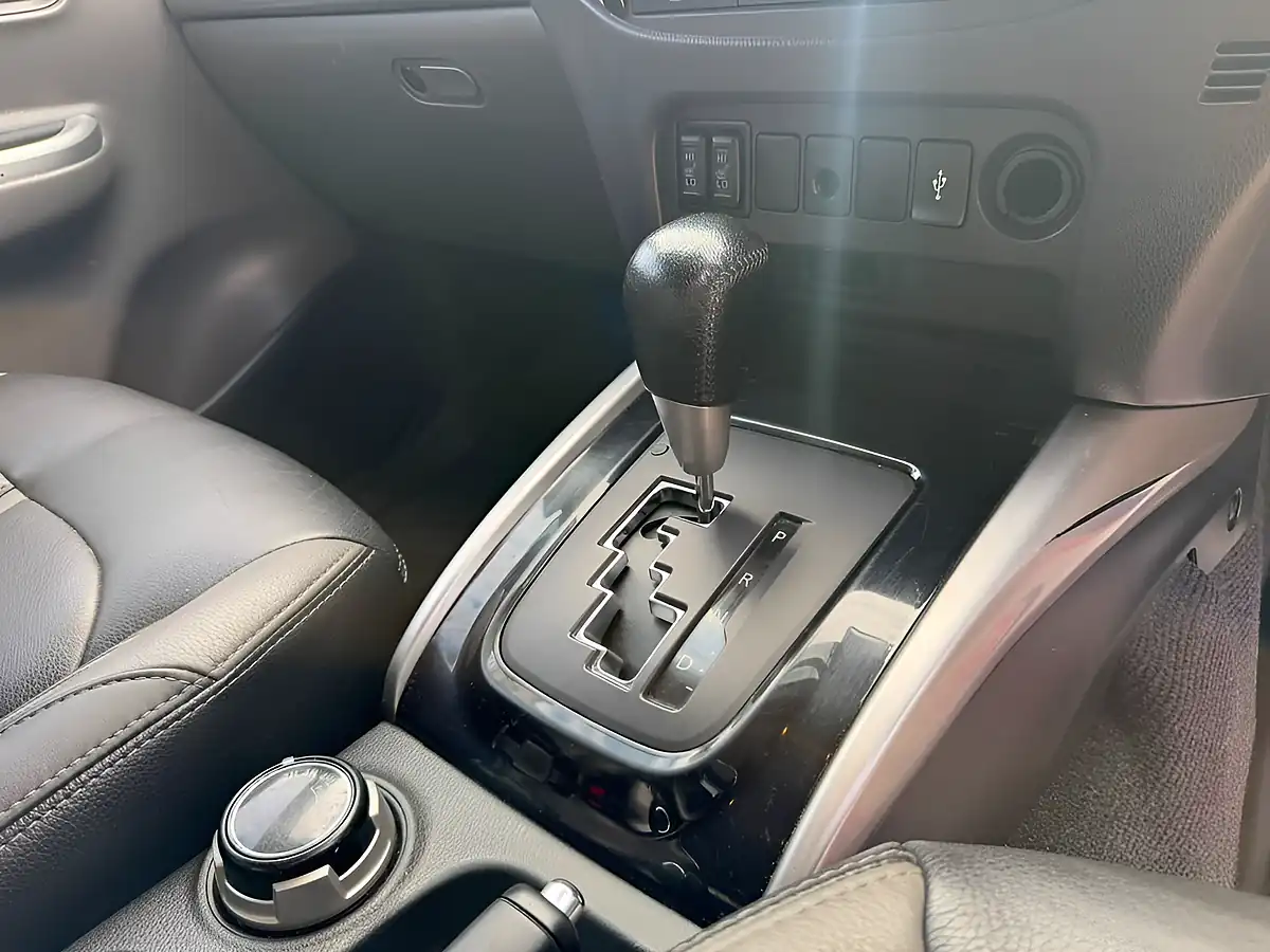 Used 2016 Mitsubishi L200 Barbarian Silver - Interior and Exterior details 14