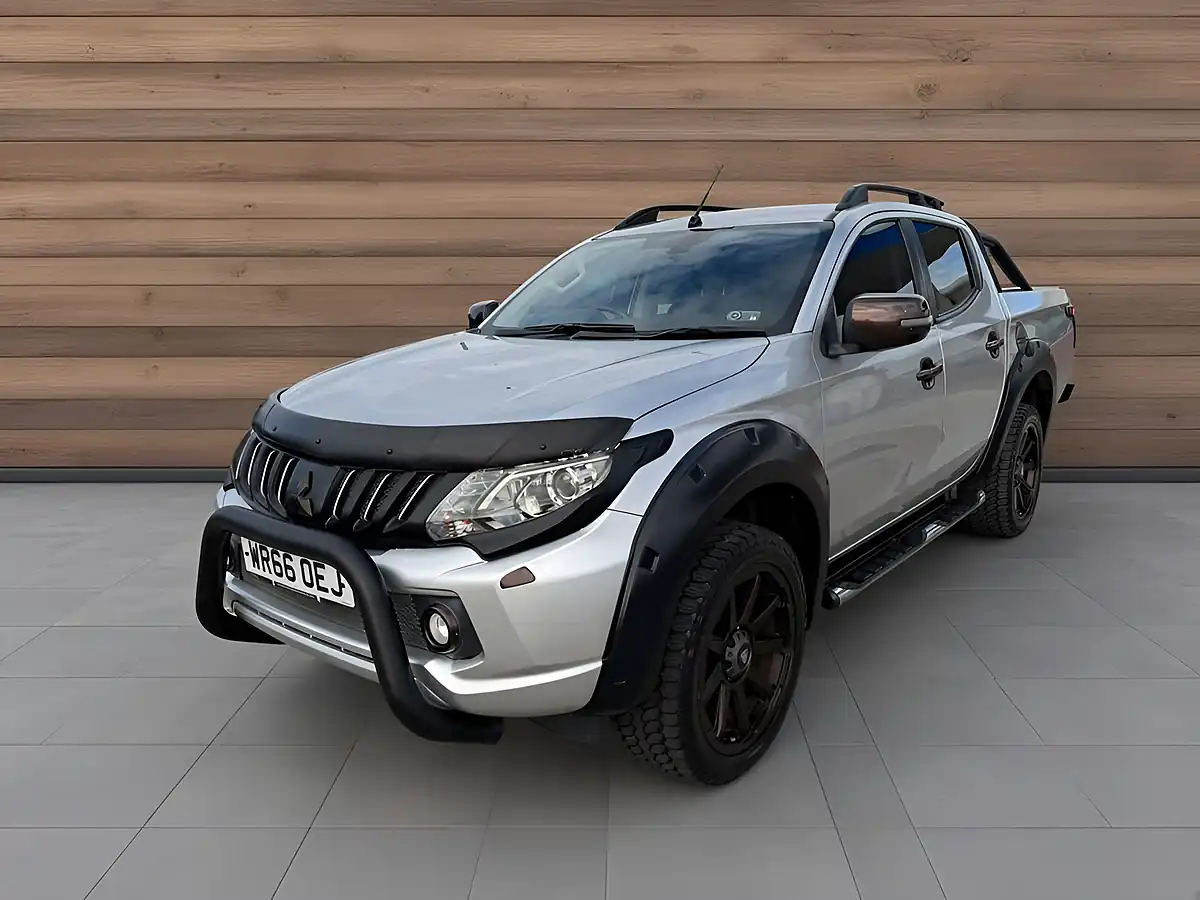 Used 2016 Mitsubishi L200 Barbarian Silver - Interior and Exterior details 18