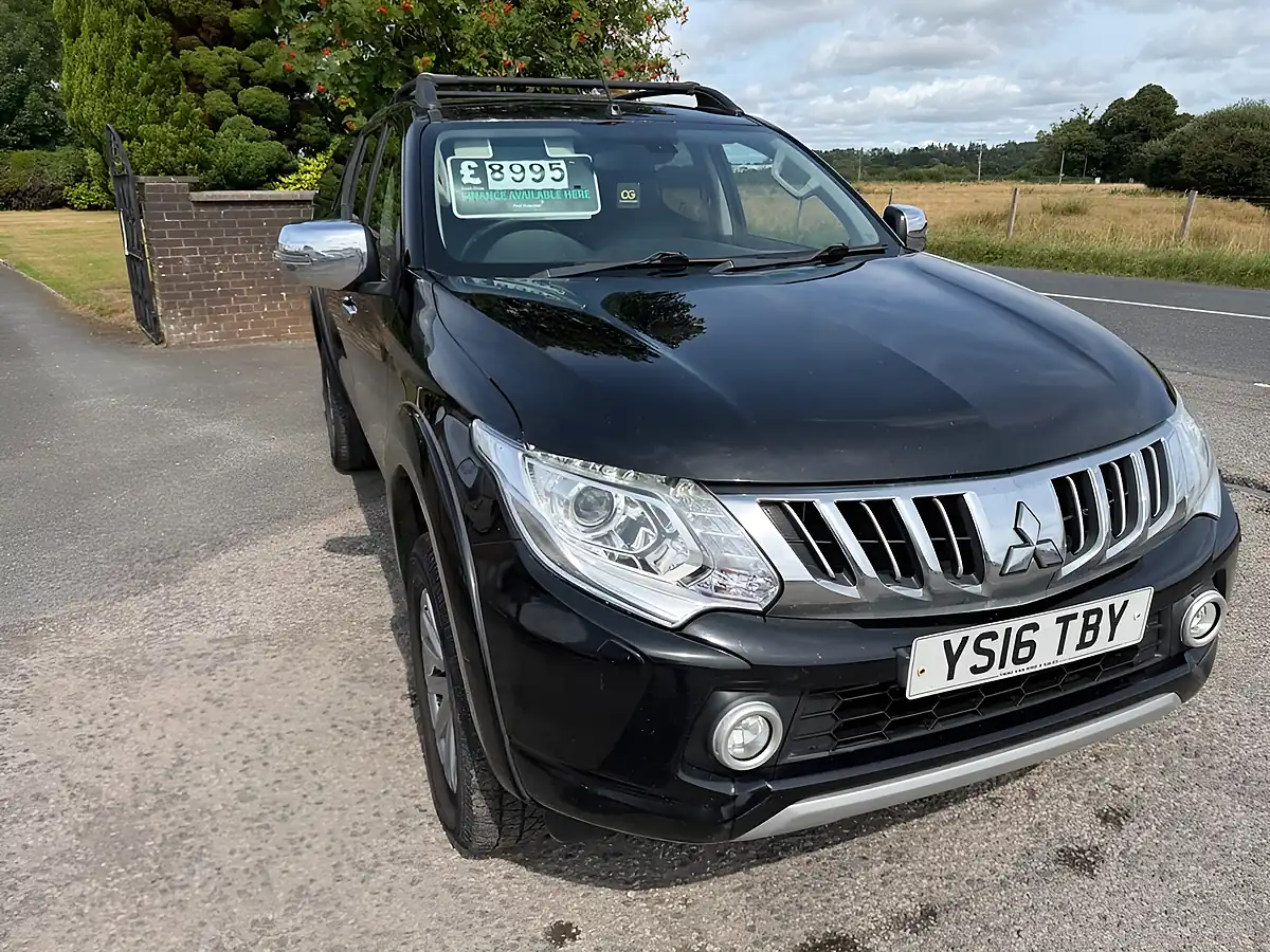 Used 2016 Mitsubishi L200 Warrior Black - Front View