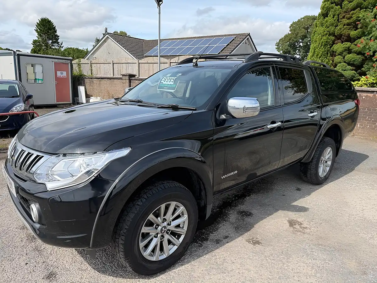 Used 2016 Mitsubishi L200 Warrior Black - Interior and Exterior details 10