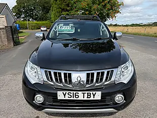 Used 2016 Mitsubishi L200 Warrior Black - Interior and Exterior details 12