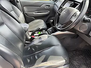 Used 2016 Mitsubishi L200 Warrior Black - Interior and Exterior details 13