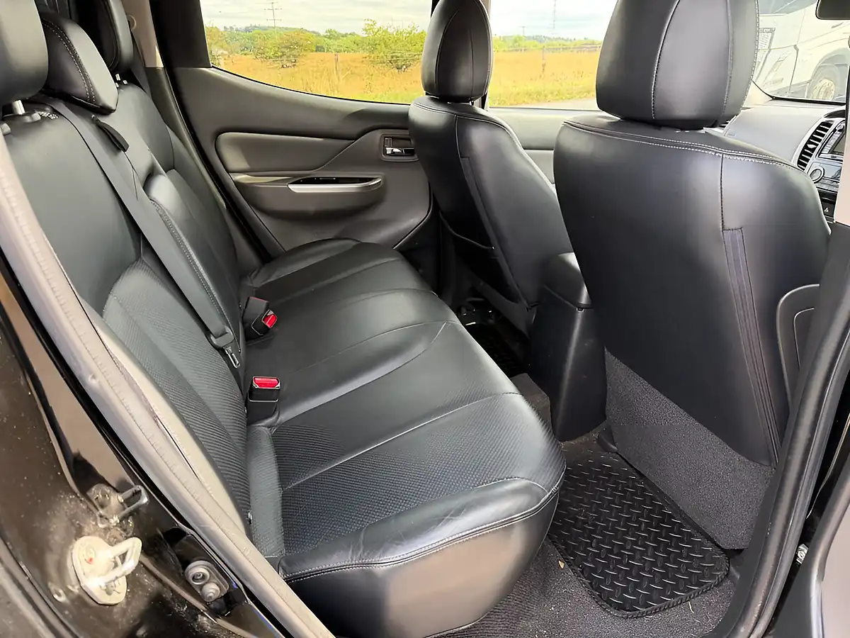 Used 2016 Mitsubishi L200 Warrior Black - Interior and Exterior details 16