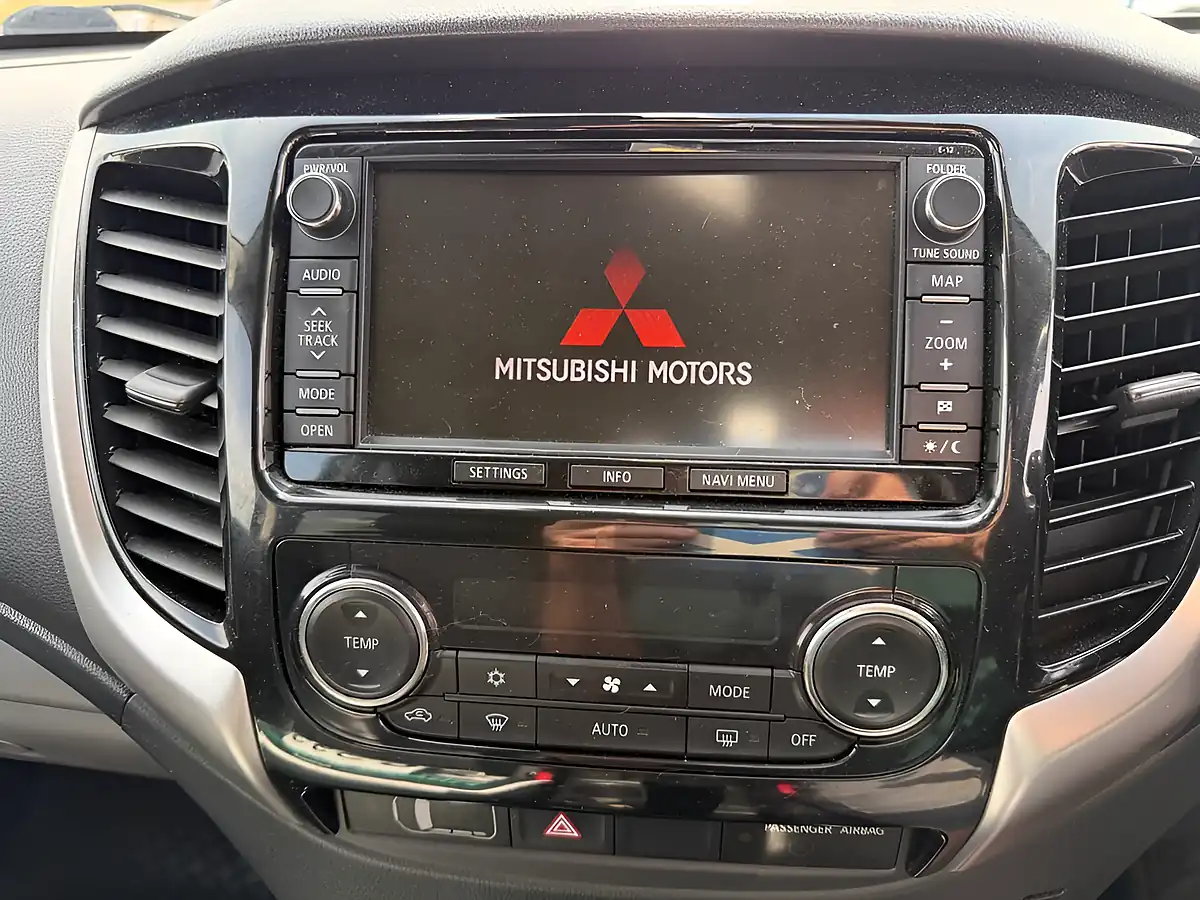 Used 2016 Mitsubishi L200 Warrior Black - Interior and Exterior details 19