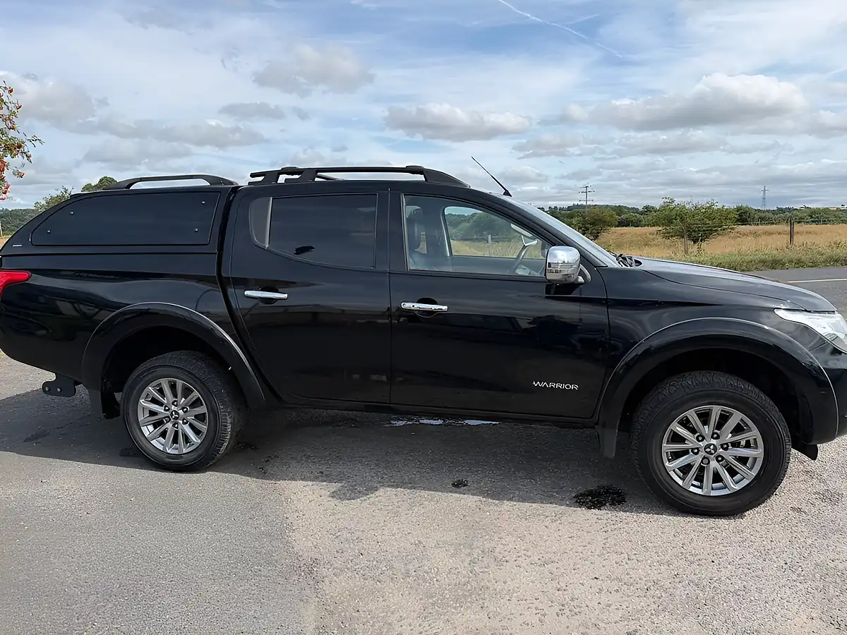 Used 2016 Mitsubishi L200 Warrior Black - Interior and Exterior details 3