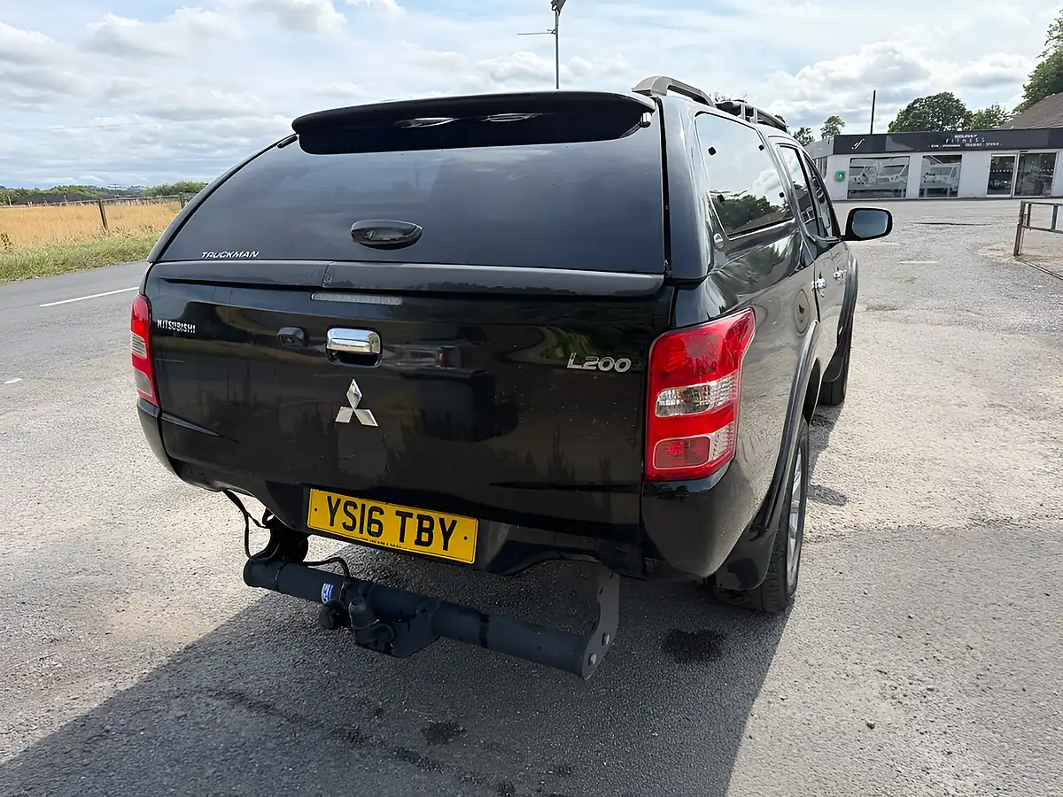Used 2016 Mitsubishi L200 Warrior Black - Interior and Exterior details 5