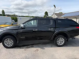 Used 2016 Mitsubishi L200 Warrior Black - Interior and Exterior details 9