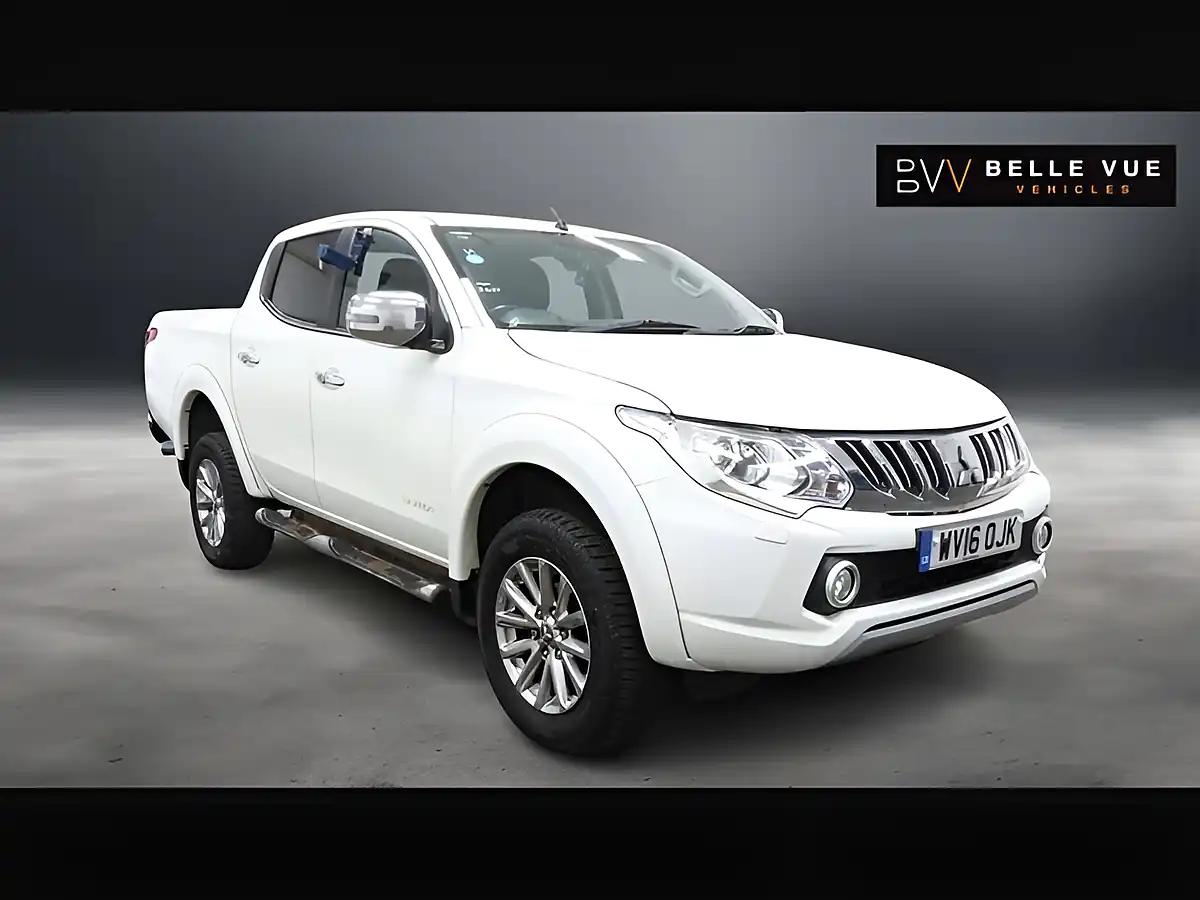 Used 2016 Mitsubishi L200 Warrior Double Cab Polar White - Front View