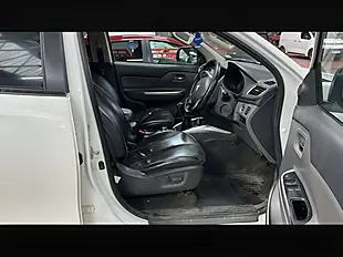 Used 2016 Mitsubishi L200 Warrior Double Cab Polar White - Interior and Exterior details 14