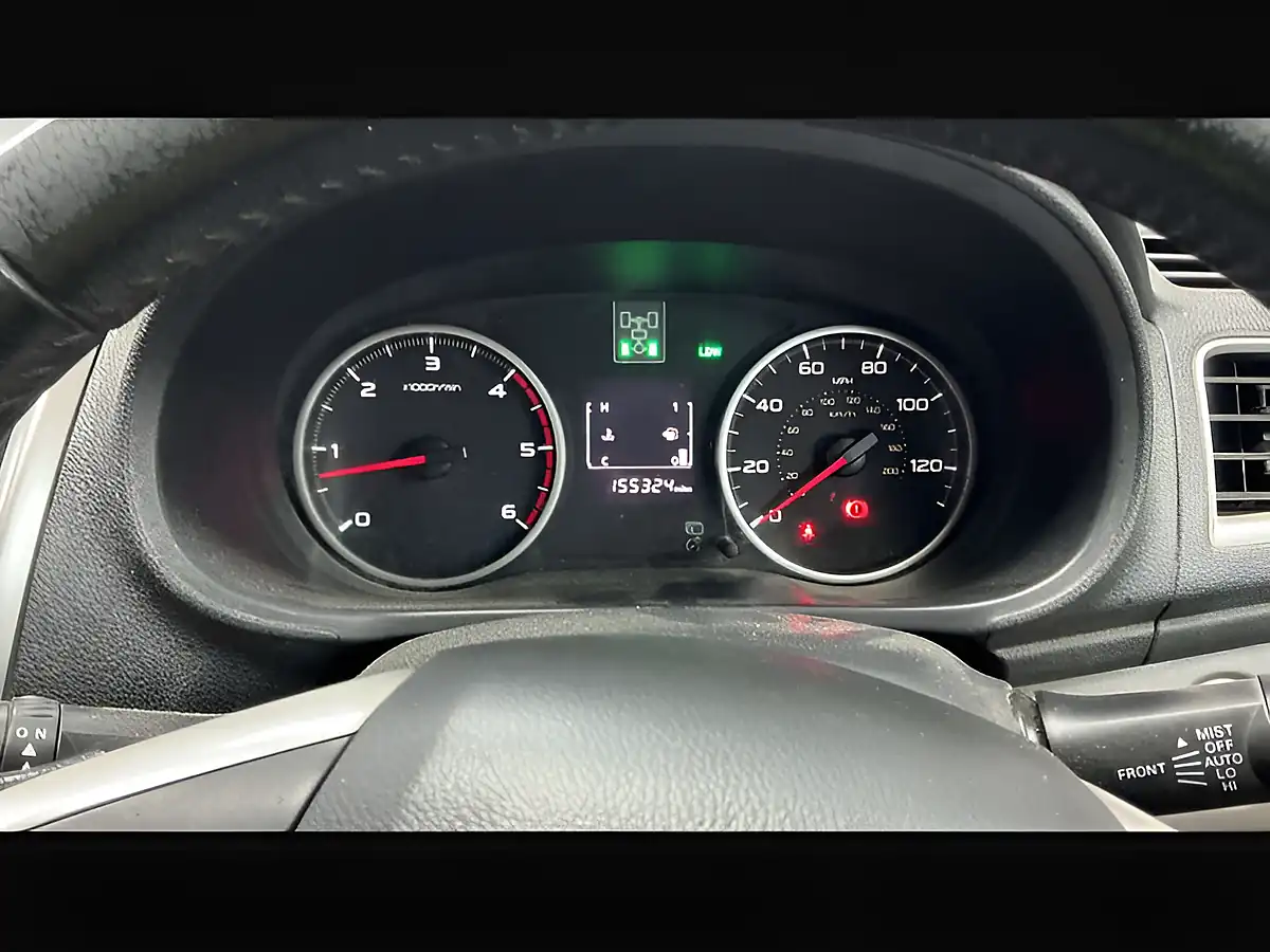 Used 2016 Mitsubishi L200 Warrior Double Cab Polar White - Interior and Exterior details 16