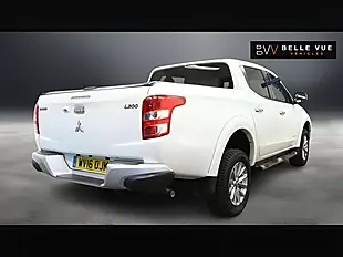Used 2016 Mitsubishi L200 Warrior Double Cab Polar White - Interior and Exterior details 4