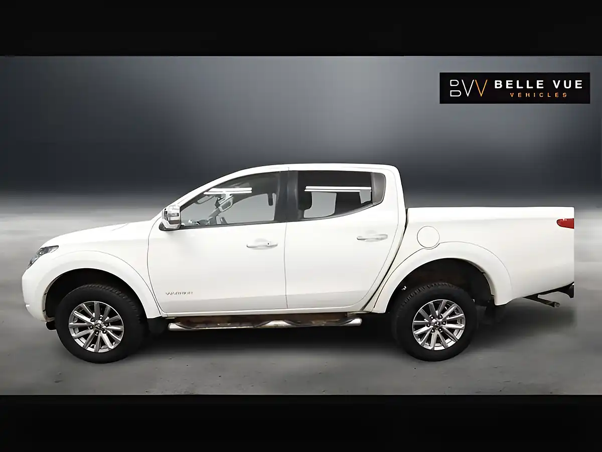 Used 2016 Mitsubishi L200 Warrior Double Cab Polar White - Interior and Exterior details 7