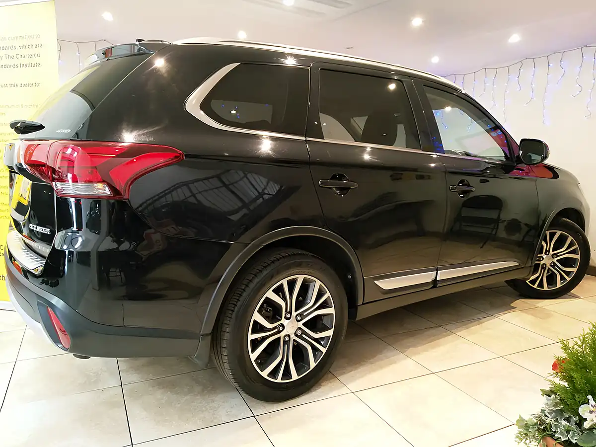 Used 2016 Mitsubishi Outlander 4 5DR Black - Interior and Exterior details 14