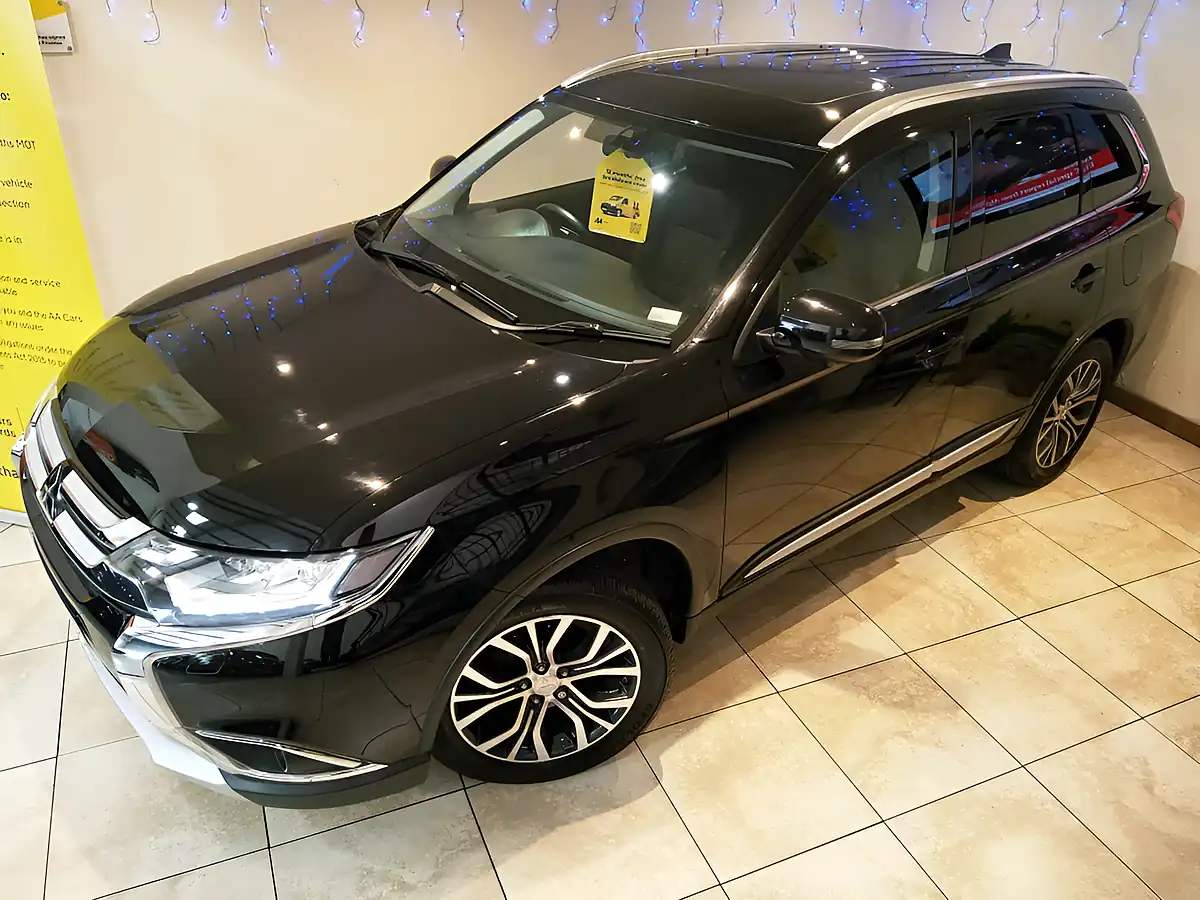 Used 2016 Mitsubishi Outlander 4 5DR Black - Interior and Exterior details 6