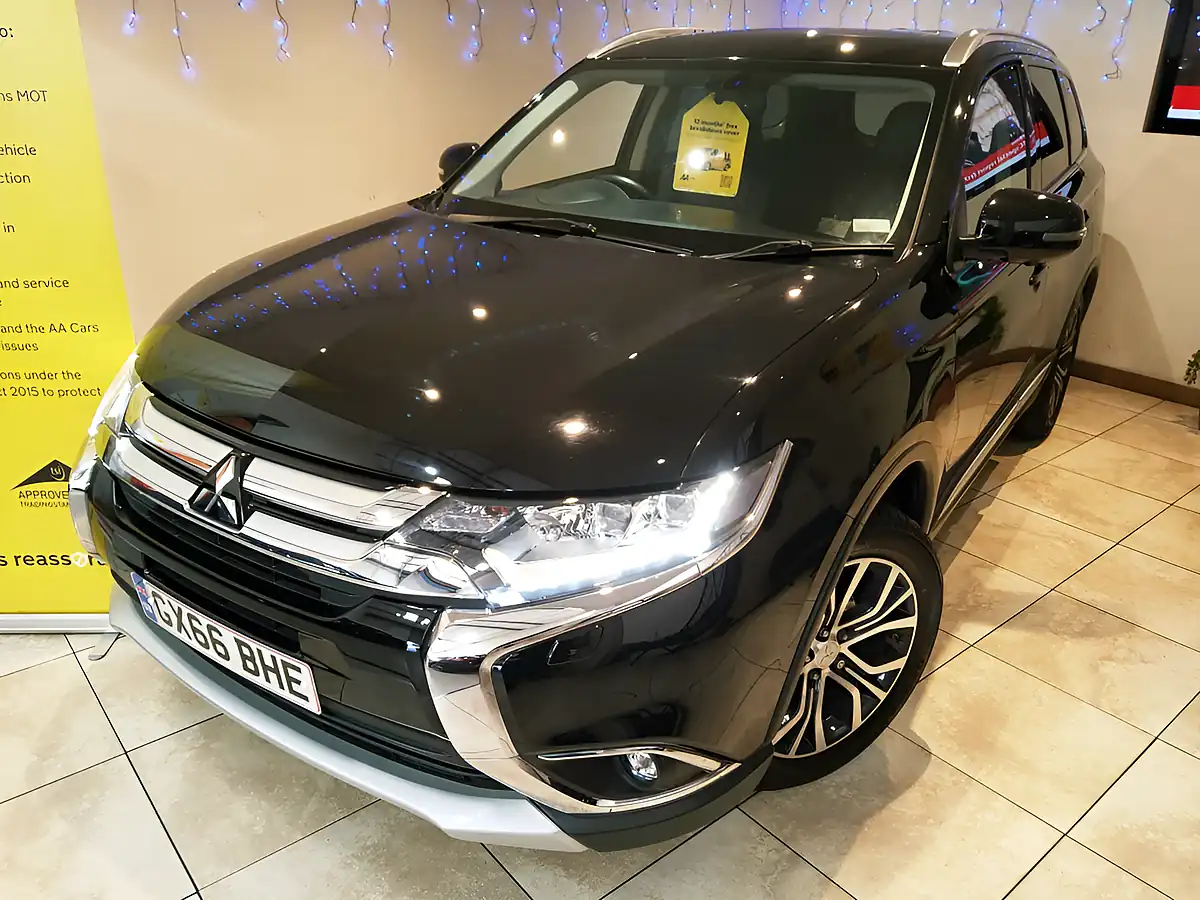 Used 2016 Mitsubishi Outlander 4 5DR Black - Interior and Exterior details 7