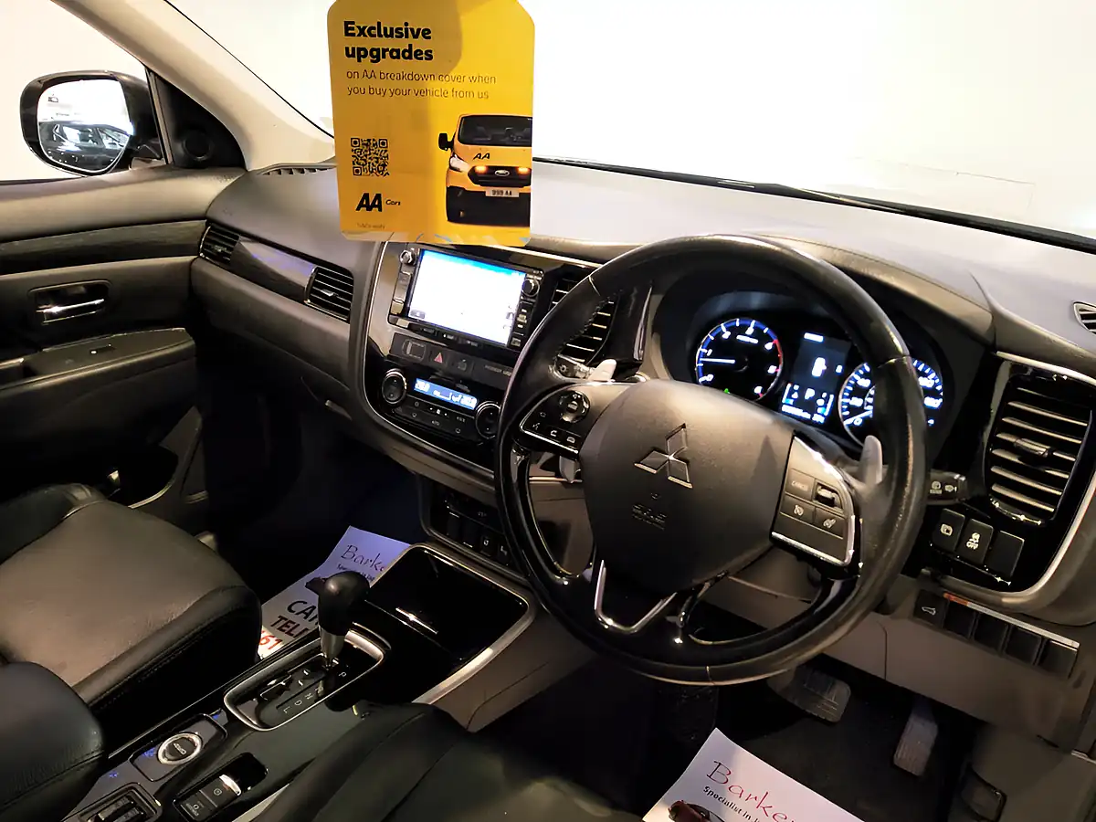 Used 2016 Mitsubishi Outlander 4 5DR Black - Interior and Exterior details 9