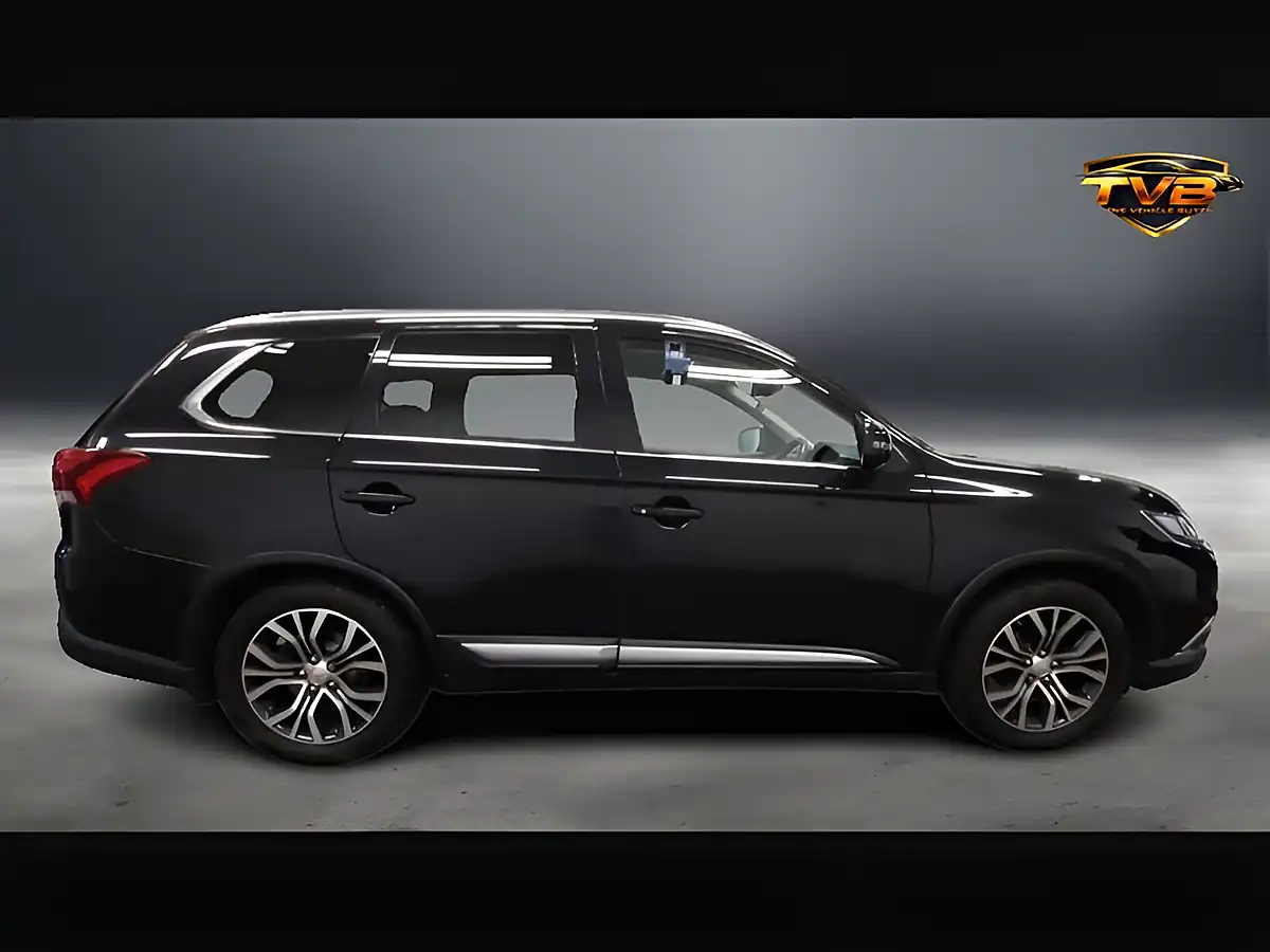 Used 2016 Mitsubishi Outlander Gx 3 Black - Interior and Exterior details 2