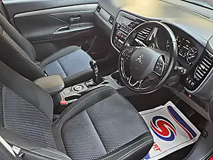 Used 2016 Mitsubishi Outlander GX3 Red - Interior and Exterior details 12