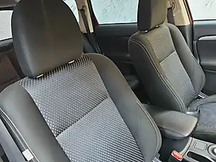 Used 2016 Mitsubishi Outlander GX3 Red - Interior and Exterior details 13