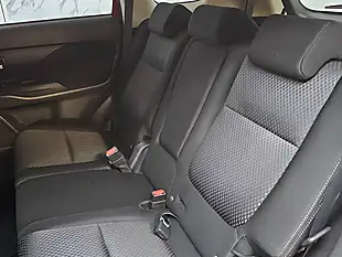 Used 2016 Mitsubishi Outlander GX3 Red - Interior and Exterior details 15