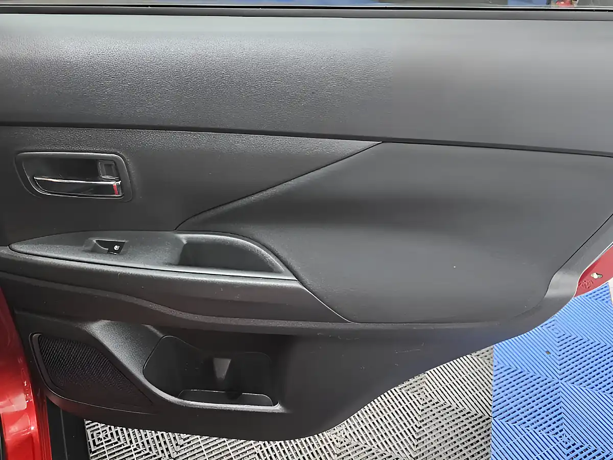 Used 2016 Mitsubishi Outlander GX3 Red - Interior and Exterior details 18