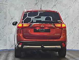 Used 2016 Mitsubishi Outlander GX3 Red - Interior and Exterior details 6
