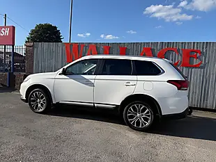 Used 2016 Mitsubishi Outlander GX3 White - Interior and Exterior details 14