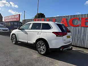 Used 2016 Mitsubishi Outlander GX3 White - Interior and Exterior details 15