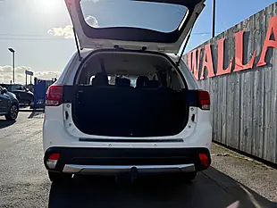 Used 2016 Mitsubishi Outlander GX3 White - Interior and Exterior details 16