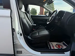Used 2016 Mitsubishi Outlander GX3 White - Interior and Exterior details 18