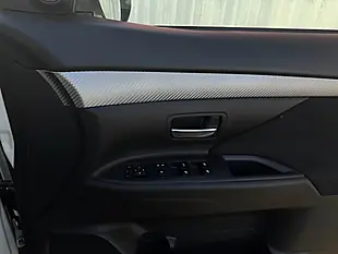 Used 2016 Mitsubishi Outlander GX3 White - Interior and Exterior details 19