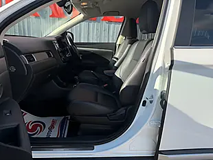 Used 2016 Mitsubishi Outlander GX3 White - Interior and Exterior details 2