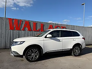 Used 2016 Mitsubishi Outlander GX3 White - Interior and Exterior details 6