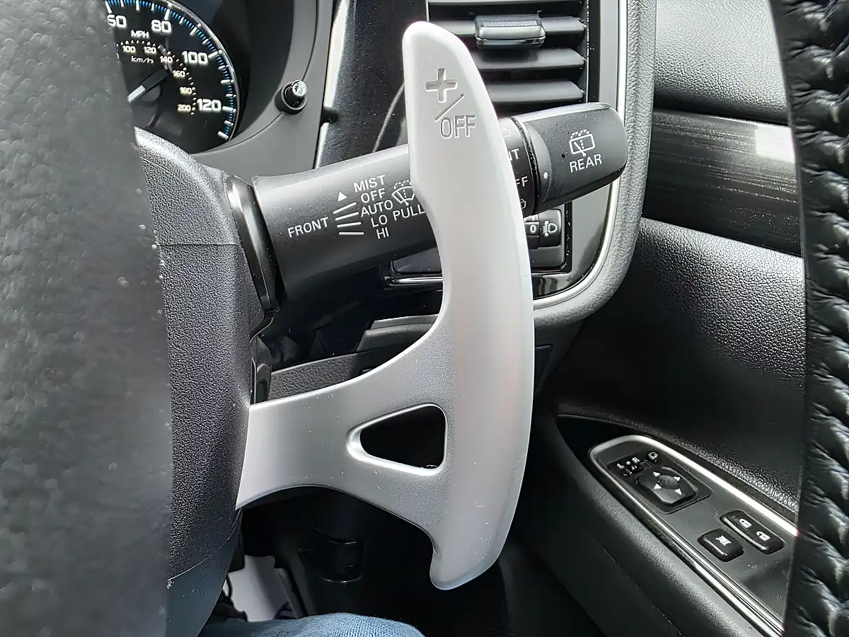 Used 2016 Mitsubishi Outlander GX3h+ Red - Interior and Exterior details 12