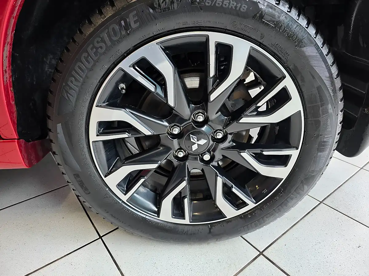 Used 2016 Mitsubishi Outlander GX3h+ Red - Interior and Exterior details 15