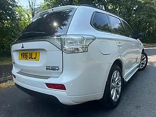 Used 2016 Mitsubishi Outlander GX3h White - Interior and Exterior details 12