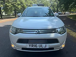 Used 2016 Mitsubishi Outlander GX3h White - Interior and Exterior details 3