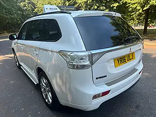 Used 2016 Mitsubishi Outlander GX3h White - Interior and Exterior details 5